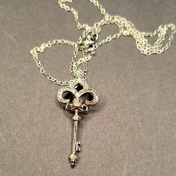 Sterling Silver Key Pendant Necklace - Picture 1 of 3